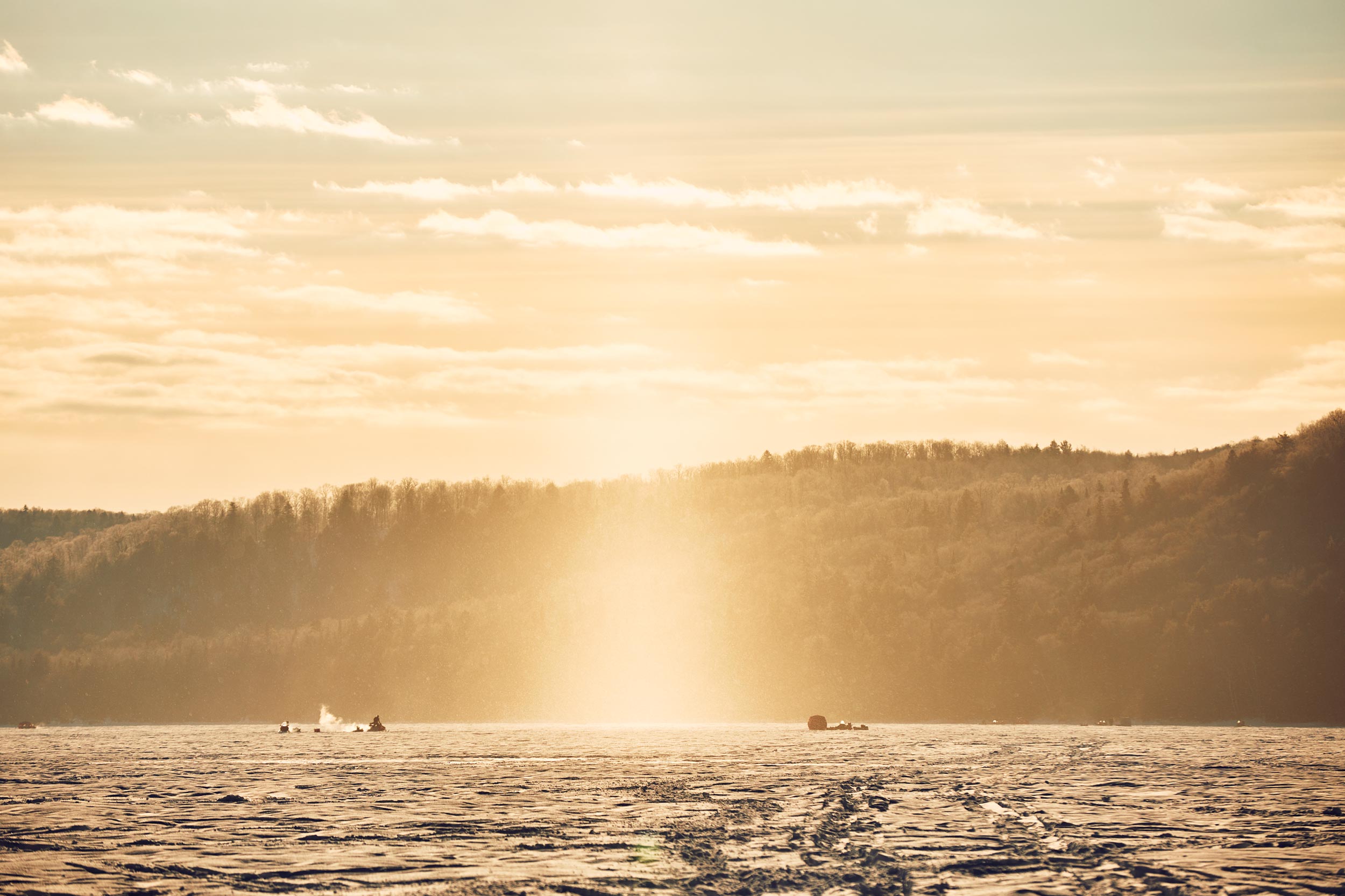 Ice_Fishing_LongPondMaine